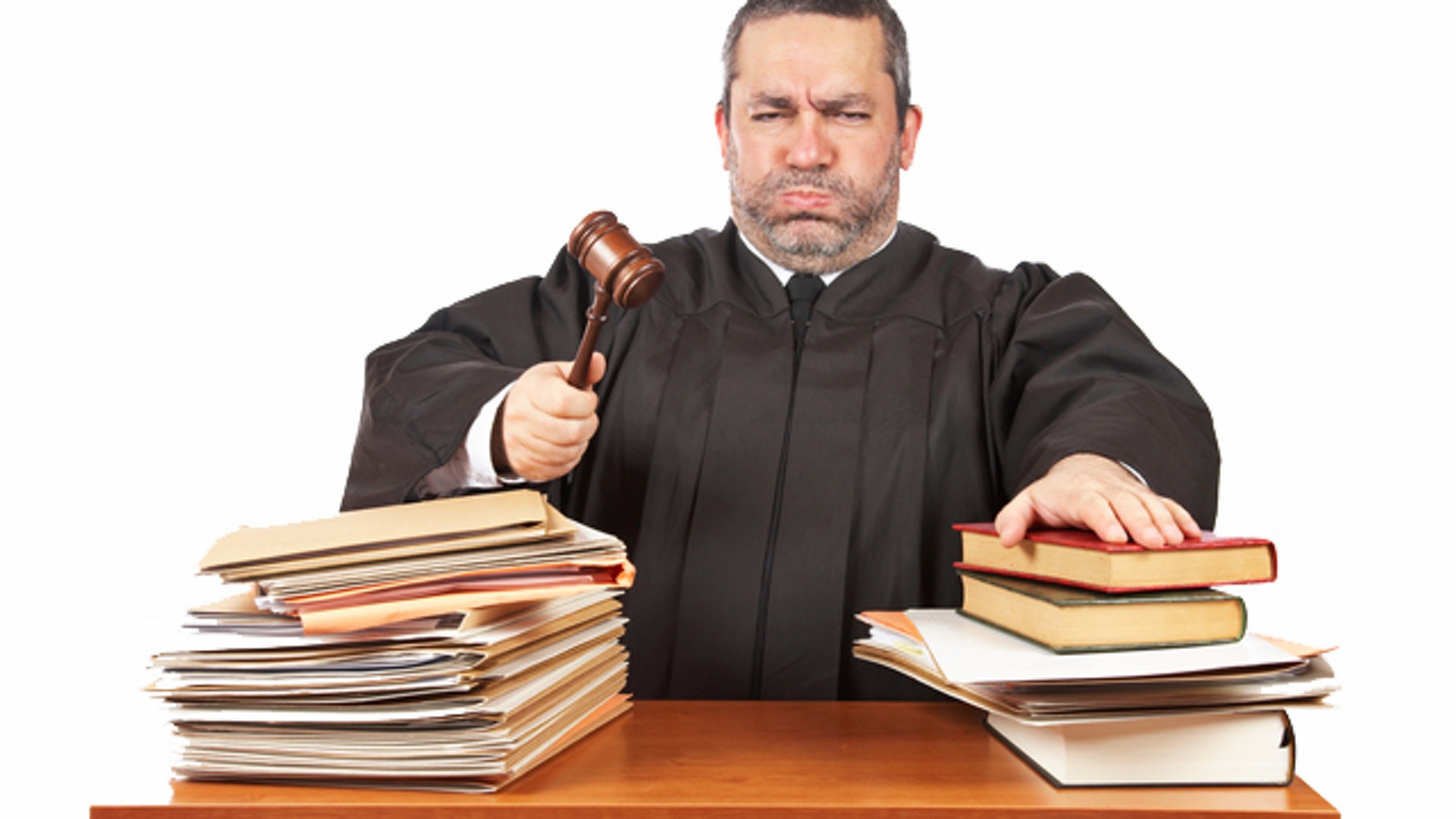 Судья пребывающий в отставке